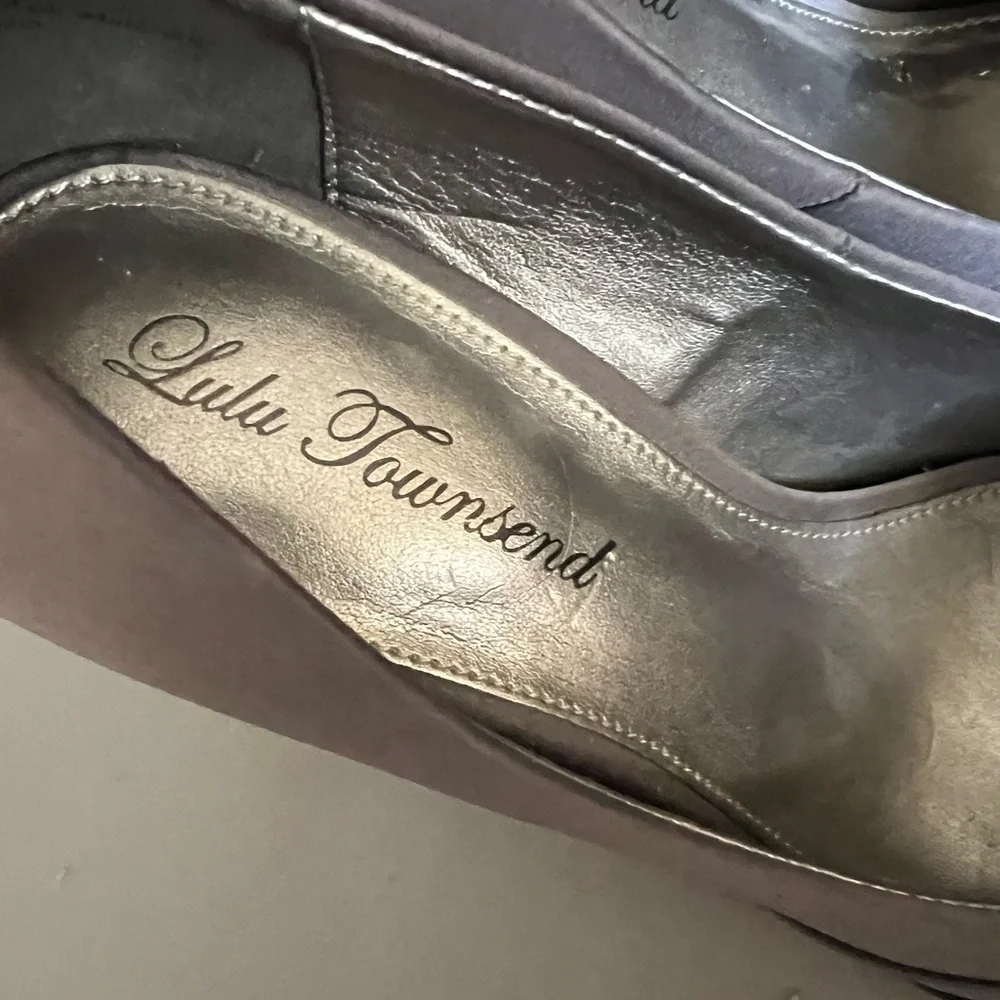 Lulu Townsend Elegant Gray Peep-Toe Heels 7
